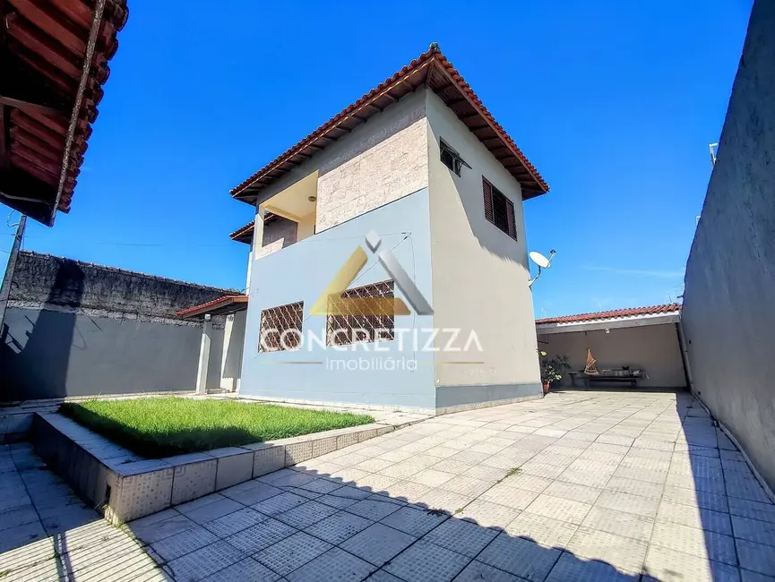 Foto 1 de Sobrado com 3 quartos à venda, 303m2 em Caraguatatuba - SP