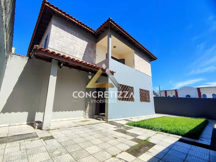 Foto 2 de Sobrado com 3 quartos à venda, 303m2 em Caraguatatuba - SP