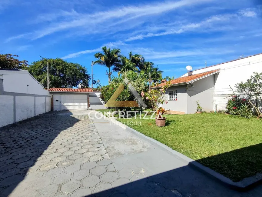 Foto 2 de Sobrado com 3 quartos à venda, 450m2 em Caraguatatuba - SP