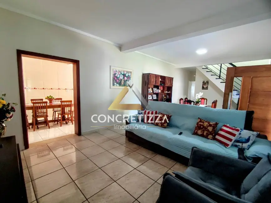 Foto 7 de Sobrado com 3 quartos à venda, 450m2 em Caraguatatuba - SP