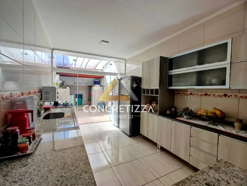 Foto 9 de Sobrado com 3 quartos à venda, 450m2 em Caraguatatuba - SP