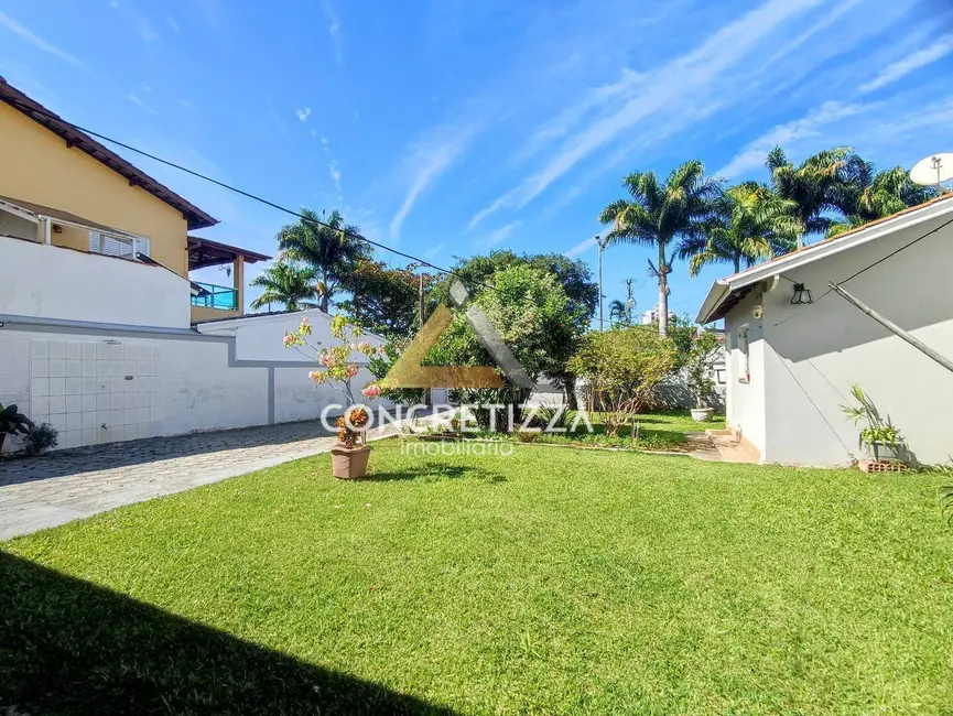 Foto 4 de Sobrado com 3 quartos à venda, 450m2 em Caraguatatuba - SP