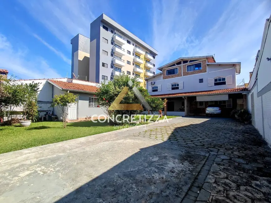 Foto 1 de Sobrado com 3 quartos à venda, 450m2 em Caraguatatuba - SP