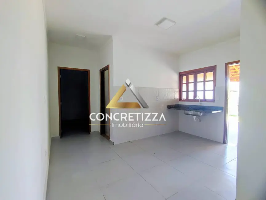 Foto 8 de Casa com 2 quartos para alugar, 110m2 em Jardim Britânia, Caraguatatuba - SP