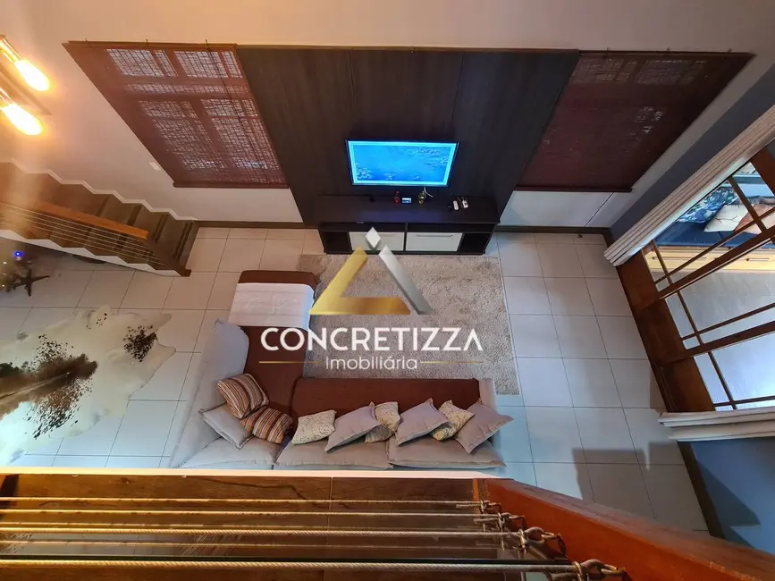 Casa com 5 quartos à venda, 360m2 em Pontal de Santa Marina, Caraguatatuba - SP - imagem 6 Foto 6 de Casa com 5 quartos à venda, 360m2 em Pontal de Santa Marina, Caraguatatuba - SP