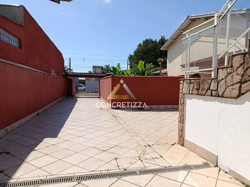 Foto 3 de Casa com 2 quartos para alugar, 525m2 em Praia das Palmeiras, Caraguatatuba - SP