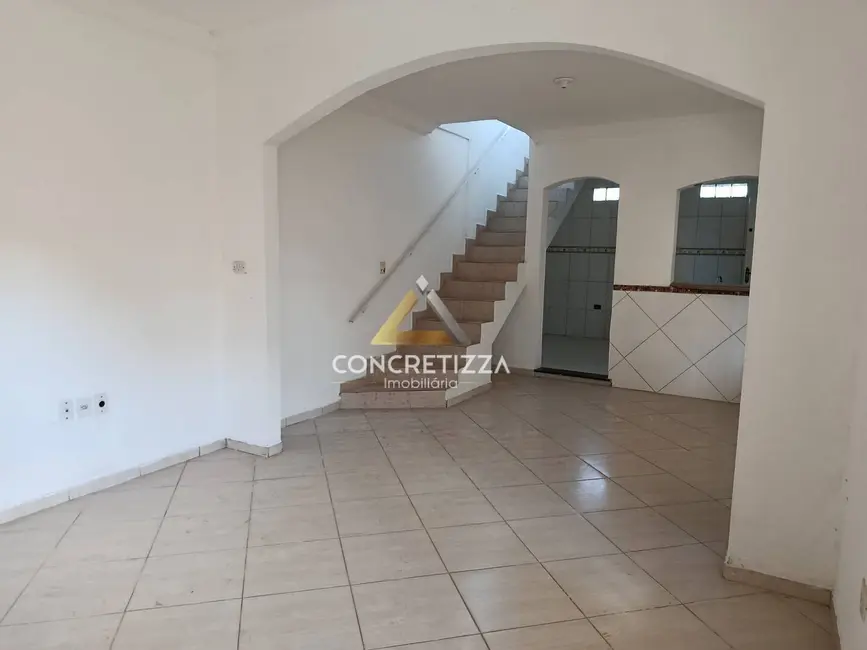 Foto 3 de Casa com 2 quartos para alugar, 525m2 em Praia das Palmeiras, Caraguatatuba - SP