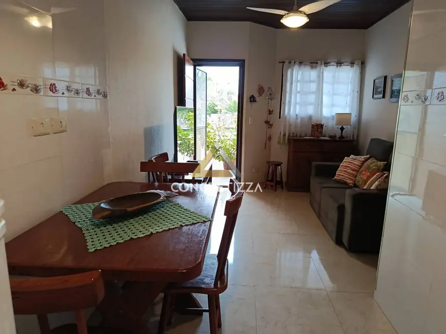 Foto 9 de Casa de Condomínio com 2 quartos à venda, 70m2 em Jardim Britânia, Caraguatatuba - SP