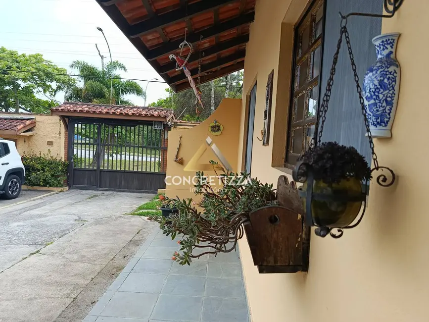 Foto 8 de Casa de Condomínio com 2 quartos à venda, 70m2 em Jardim Britânia, Caraguatatuba - SP