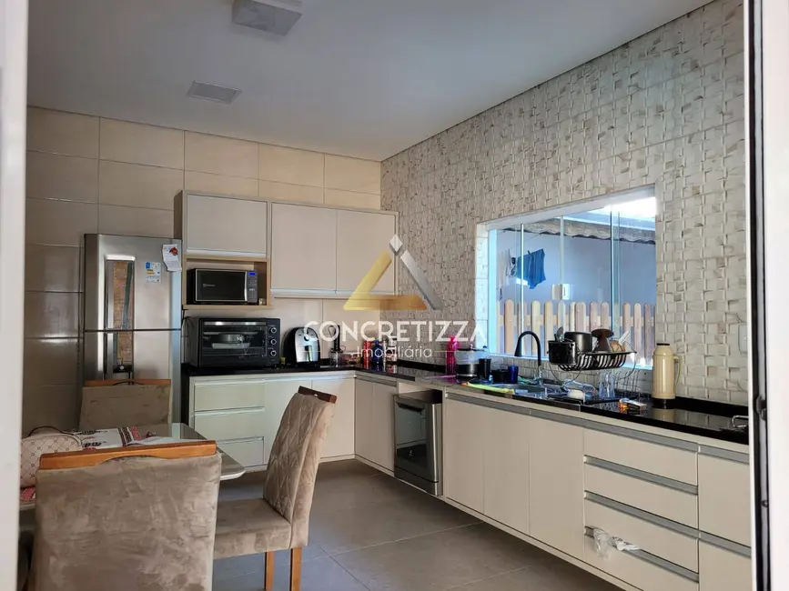 Foto 8 de Casa com 3 quartos à venda e para alugar, 300m2 em Balneário Gardem Mar, Caraguatatuba - SP