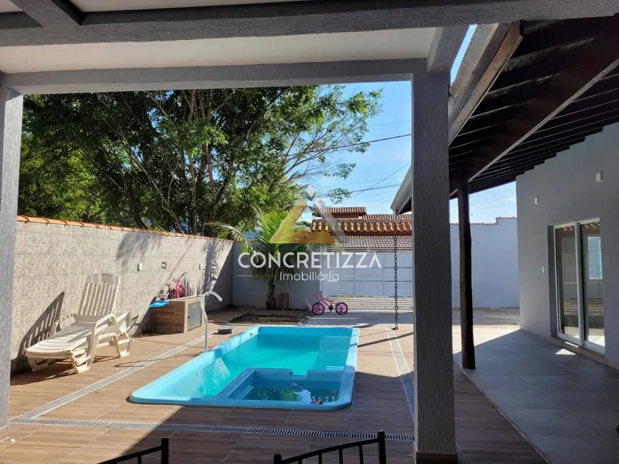 Foto 3 de Casa com 3 quartos à venda e para alugar, 300m2 em Balneário Gardem Mar, Caraguatatuba - SP