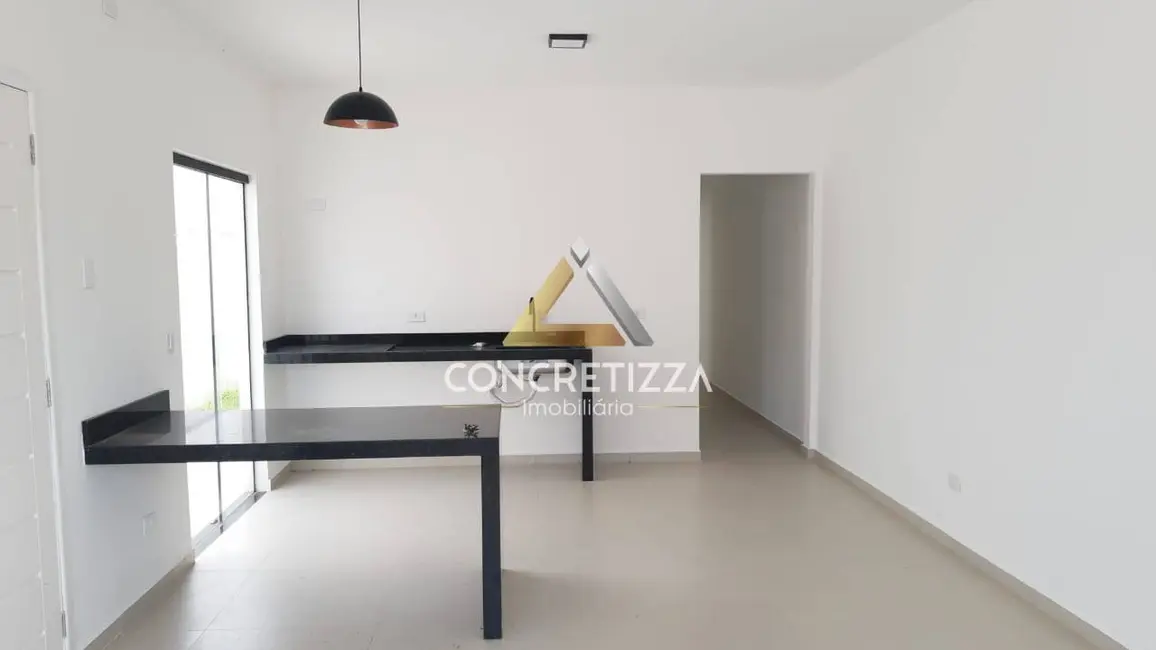 Foto 3 de Casa com 2 quartos à venda, 150m2 em Caraguatatuba - SP