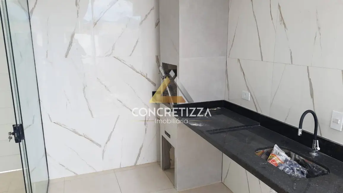 Foto 6 de Casa com 2 quartos à venda, 150m2 em Caraguatatuba - SP