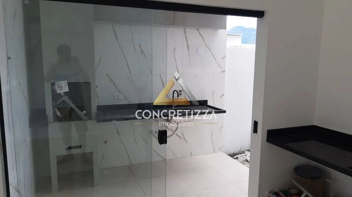 Foto 5 de Casa com 2 quartos à venda, 150m2 em Caraguatatuba - SP