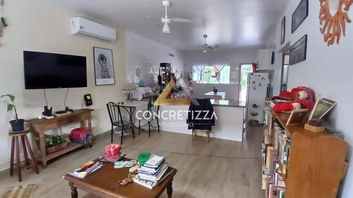 Foto 8 de Casa com 2 quartos à venda, 500m2 em Caraguatatuba - SP