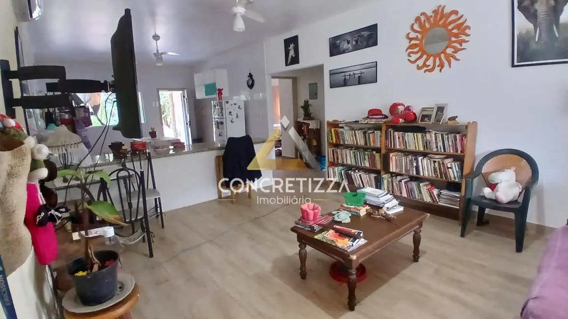 Foto 9 de Casa com 2 quartos à venda, 500m2 em Caraguatatuba - SP