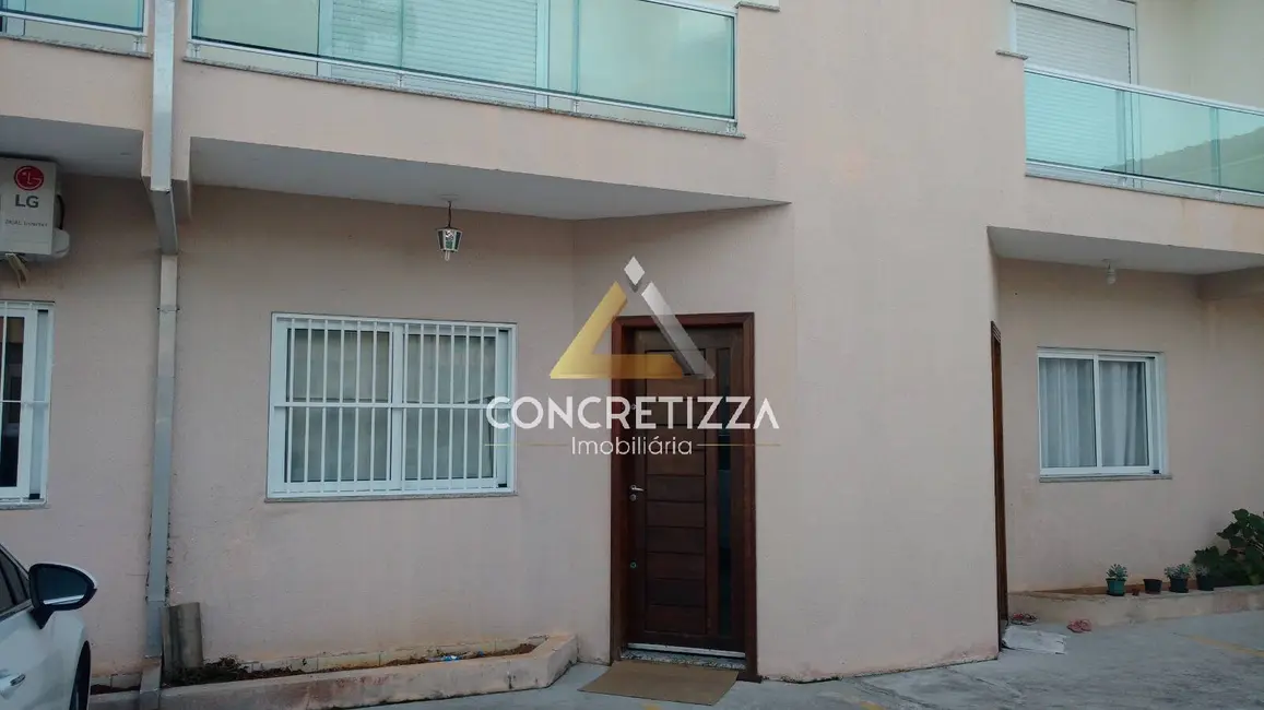 Foto 2 de Sobrado com 2 quartos à venda, 89m2 em Caraguatatuba - SP