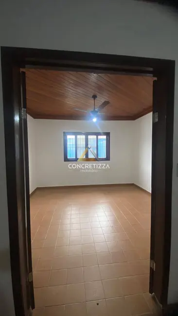 Foto 7 de Casa com 2 quartos para alugar em Caraguatatuba - SP