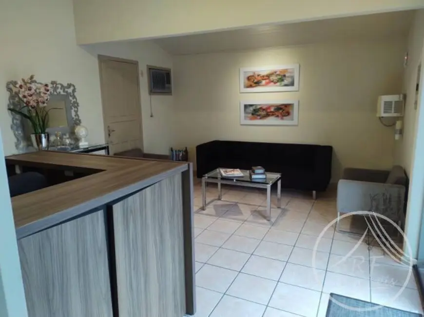 Foto 2 de Casa com 6 quartos à venda, 116m2 em Balneário, Florianopolis - SC