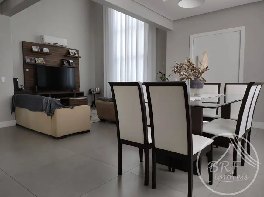 Casa com 3 quartos à venda, 327m2 em Estreito, Florianopolis - SC - imagem 5 Foto 5 de Casa com 3 quartos à venda, 327m2 em Estreito, Florianopolis - SC