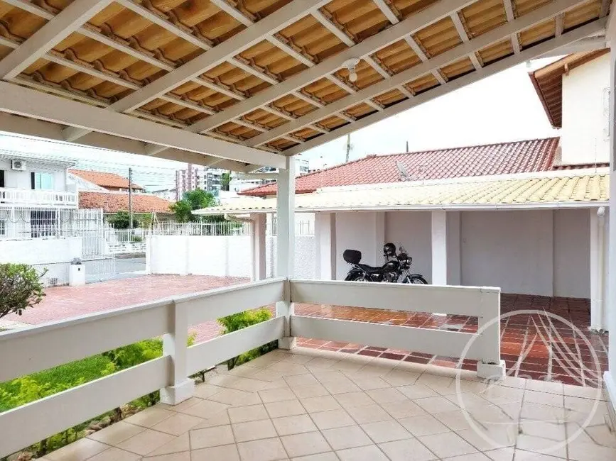 Foto 8 de Casa com 3 quartos à venda, 261m2 em Balneário, Florianopolis - SC