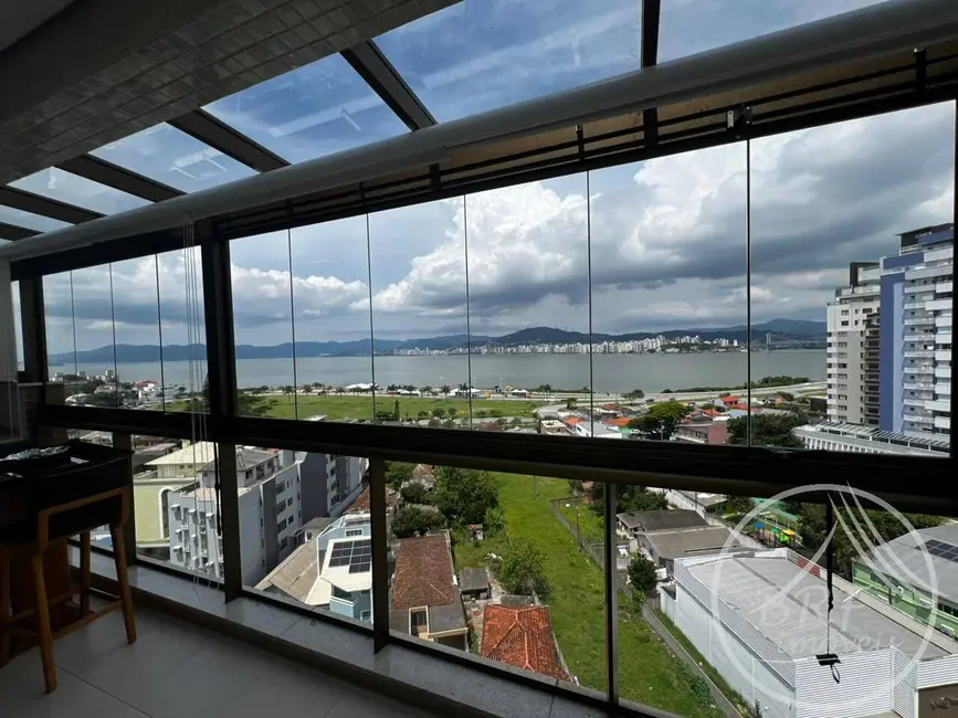 Foto 2 de Cobertura com 3 quartos à venda, 180m2 em Balneário, Florianopolis - SC