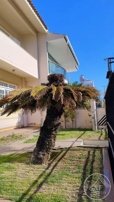 Foto 1 de Casa com 4 quartos à venda, 238m2 em Balneário, Florianopolis - SC
