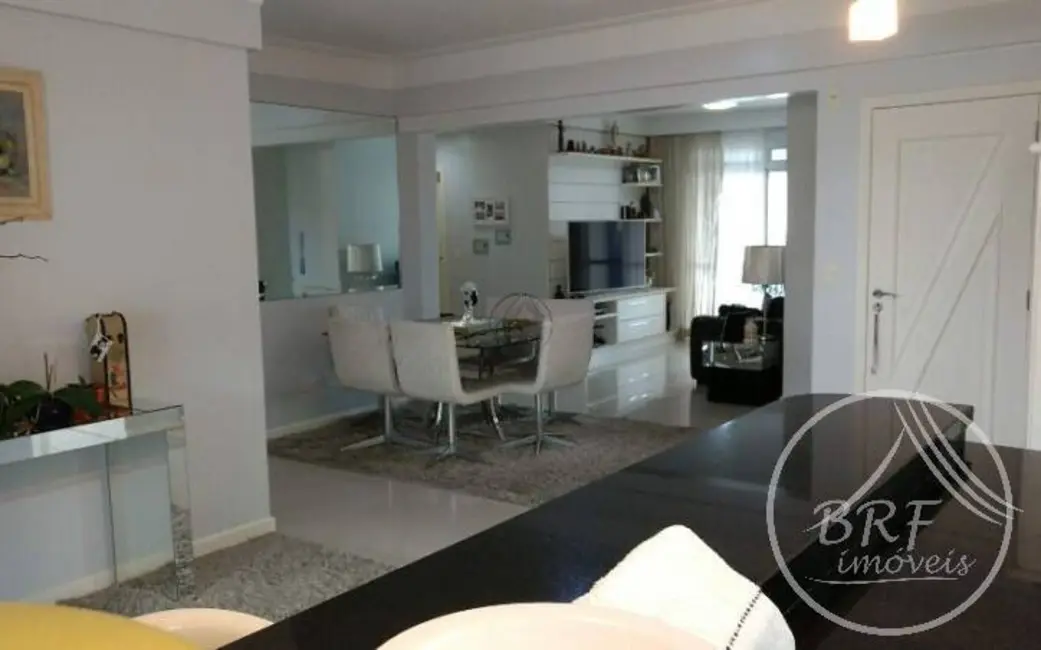 Apartamento com 3 quartos à venda, 284m2 em Florianopolis - SC - imagem 7 Foto 7 de Apartamento com 3 quartos à venda, 284m2 em Florianopolis - SC