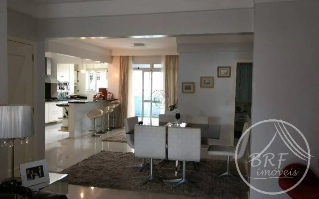Apartamento com 3 quartos à venda, 284m2 em Florianopolis - SC - imagem 6 Foto 6 de Apartamento com 3 quartos à venda, 284m2 em Florianopolis - SC