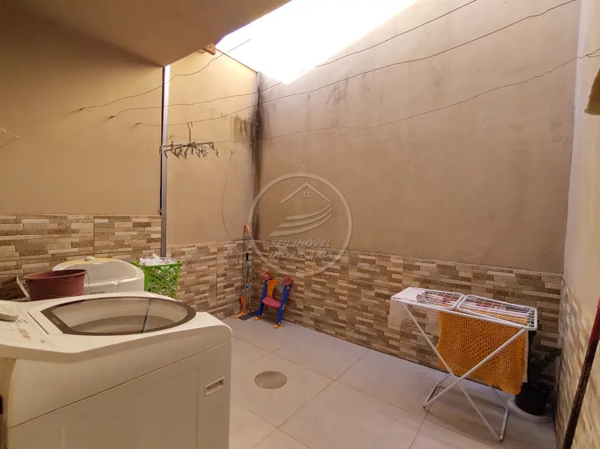 Casa com 3 quartos à venda, 160m2 em Tita Rezende, Uberaba - MG - imagem 4 Foto 4 de Casa com 3 quartos à venda, 160m2 em Tita Rezende, Uberaba - MG