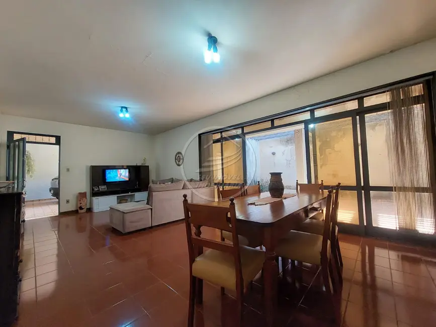 Casa com 3 quartos à venda, 193m2 em Estados Unidos, Uberaba - MG - imagem 1 Foto 1 de Casa com 3 quartos à venda, 193m2 em Estados Unidos, Uberaba - MG