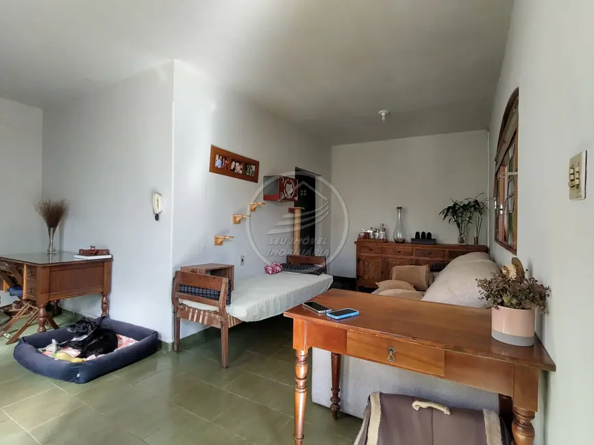 Casa com 3 quartos à venda, 157m2 em Conjunto Cássio Rezende, Uberaba - MG - imagem 5 Foto 5 de Casa com 3 quartos à venda, 157m2 em Conjunto Cássio Rezende, Uberaba - MG