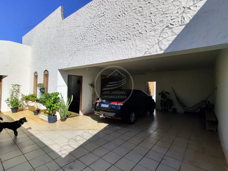 Casa com 3 quartos à venda, 157m2 em Conjunto Cássio Rezende, Uberaba - MG - imagem 4 Foto 4 de Casa com 3 quartos à venda, 157m2 em Conjunto Cássio Rezende, Uberaba - MG