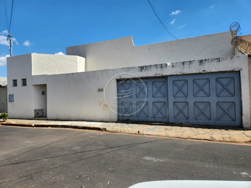 Foto 1 de Casa com 3 quartos à venda, 157m2 em Conjunto Cássio Rezende, Uberaba - MG