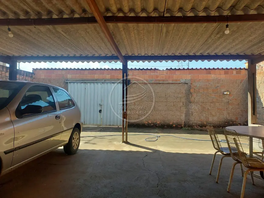 Casa com 1 quarto à venda, 87m2 em Beija-Flor II, Uberaba - MG - imagem 3 Foto 3 de Casa com 1 quarto à venda, 87m2 em Beija-Flor II, Uberaba - MG