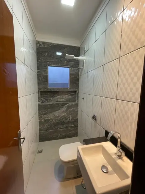 Casa com 2 quartos à venda, 185m2 em Jardim Maria Alice, Uberaba - MG - imagem 8 Foto 8 de Casa com 2 quartos à venda, 185m2 em Jardim Maria Alice, Uberaba - MG