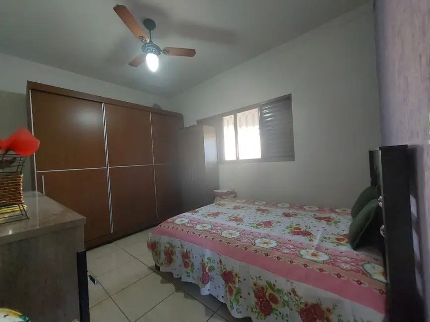Casa com 2 quartos à venda, 77m2 em Jardim Triângulo, Uberaba - MG - imagem 5 Foto 5 de Casa com 2 quartos à venda, 77m2 em Jardim Triângulo, Uberaba - MG