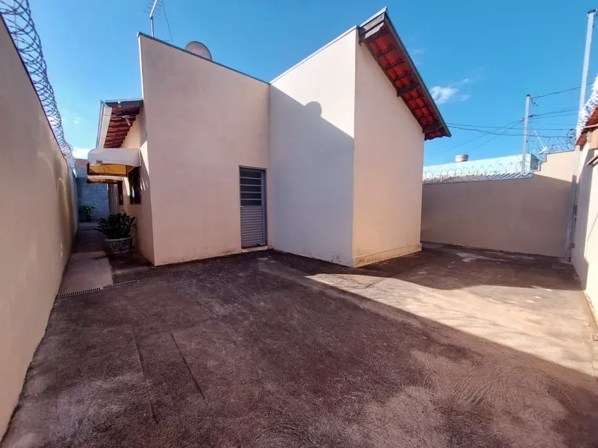 Foto 1 de Casa com 2 quartos à venda, 77m2 em Jardim Triângulo, Uberaba - MG
