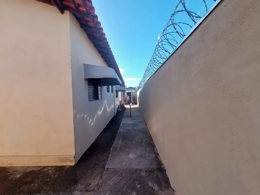 Foto 2 de Casa com 2 quartos à venda, 77m2 em Jardim Triângulo, Uberaba - MG