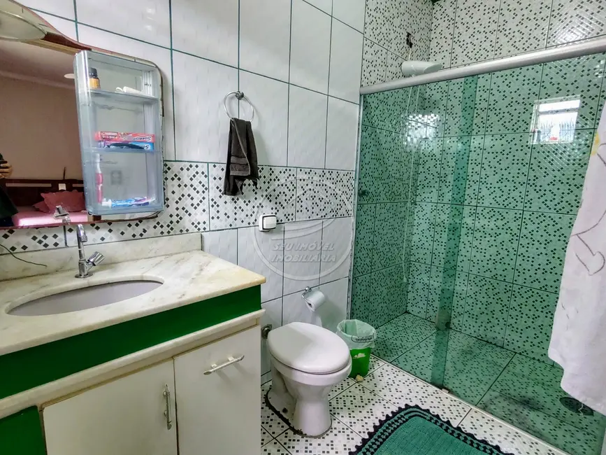 Casa com 3 quartos à venda, 185m2 em Oneida Mendes, Uberaba - MG - imagem 8 Foto 8 de Casa com 3 quartos à venda, 185m2 em Oneida Mendes, Uberaba - MG