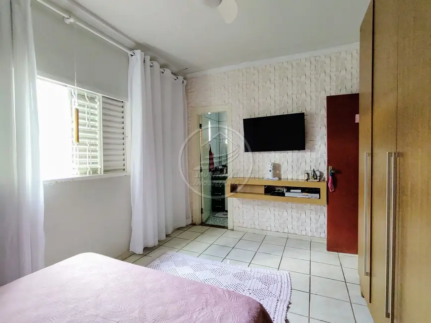 Casa com 3 quartos à venda, 185m2 em Oneida Mendes, Uberaba - MG - imagem 7 Foto 7 de Casa com 3 quartos à venda, 185m2 em Oneida Mendes, Uberaba - MG