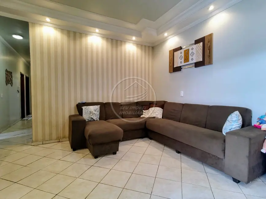 Casa com 3 quartos à venda, 185m2 em Oneida Mendes, Uberaba - MG - imagem 3 Foto 3 de Casa com 3 quartos à venda, 185m2 em Oneida Mendes, Uberaba - MG