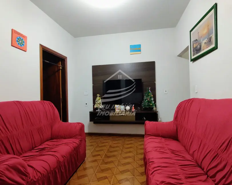 Casa com 4 quartos à venda, 227m2 em Parque das Gameleiras, Uberaba - MG - imagem 3 Foto 3 de Casa com 4 quartos à venda, 227m2 em Parque das Gameleiras, Uberaba - MG