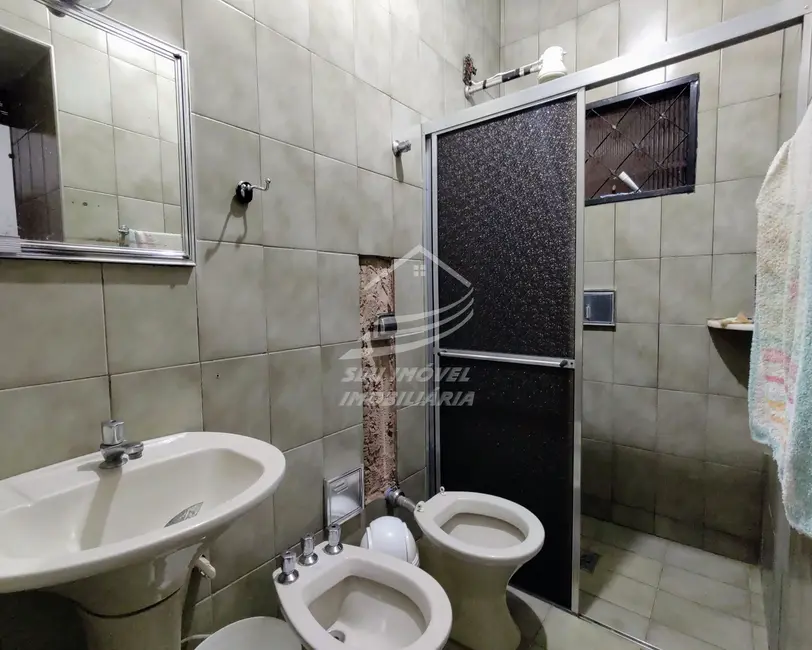 Casa com 4 quartos à venda, 227m2 em Parque das Gameleiras, Uberaba - MG - imagem 9 Foto 9 de Casa com 4 quartos à venda, 227m2 em Parque das Gameleiras, Uberaba - MG