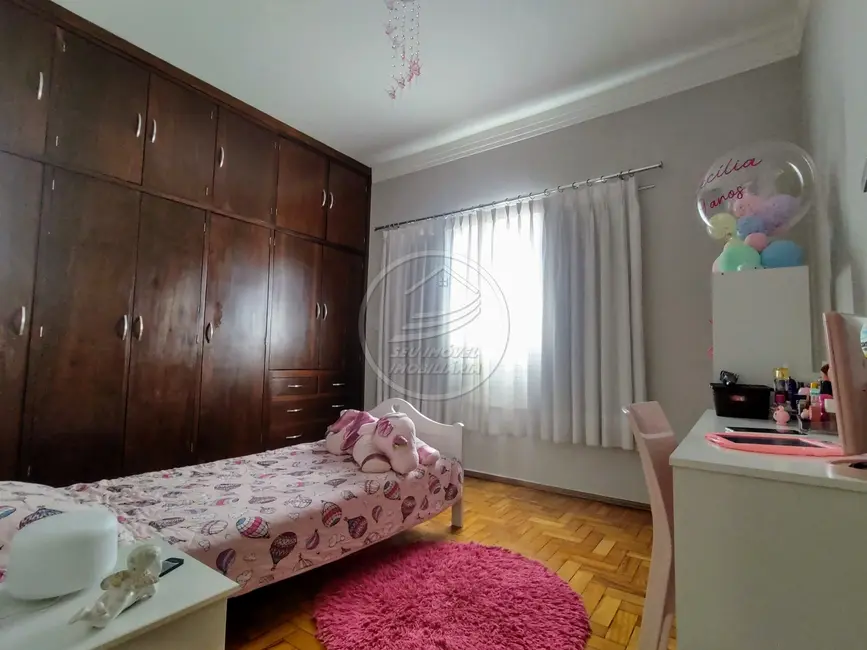 Casa com 5 quartos à venda, 211m2 em Estados Unidos, Uberaba - MG - imagem 4 Foto 4 de Casa com 5 quartos à venda, 211m2 em Estados Unidos, Uberaba - MG