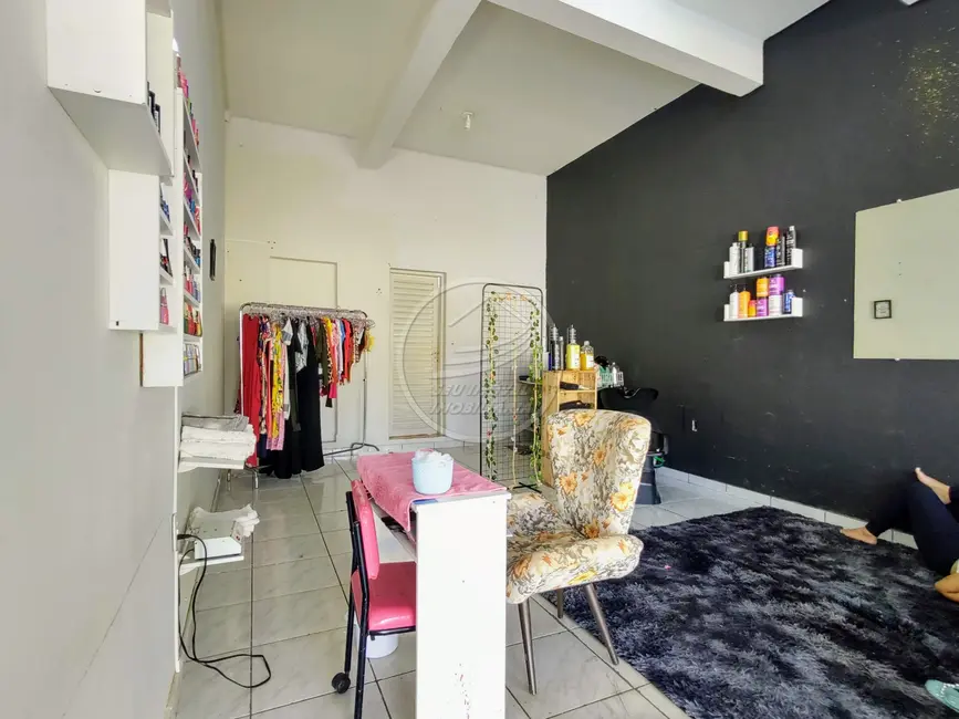 Foto 2 de Sala Comercial com 3 quartos à venda, 228m2 em Abadia, Uberaba - MG