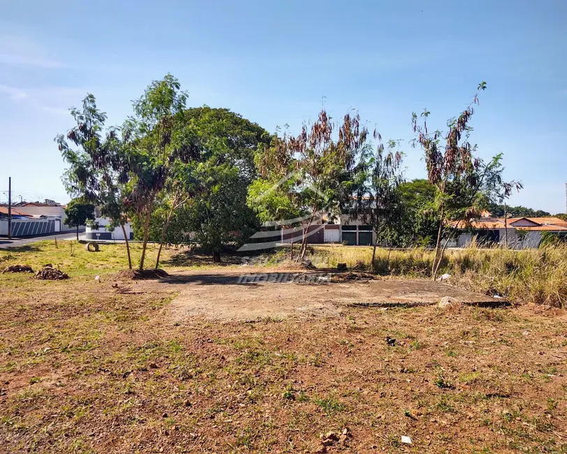Foto 2 de Terreno / Lote à venda, 311m2 em Lourdes, Uberaba - MG