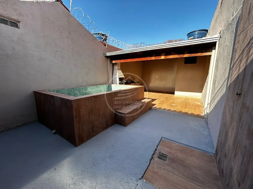 Casa com 3 quartos à venda, 75m2 em Recreio dos Bandeirantes, Uberaba - MG - imagem 8 Foto 8 de Casa com 3 quartos à venda, 75m2 em Recreio dos Bandeirantes, Uberaba - MG