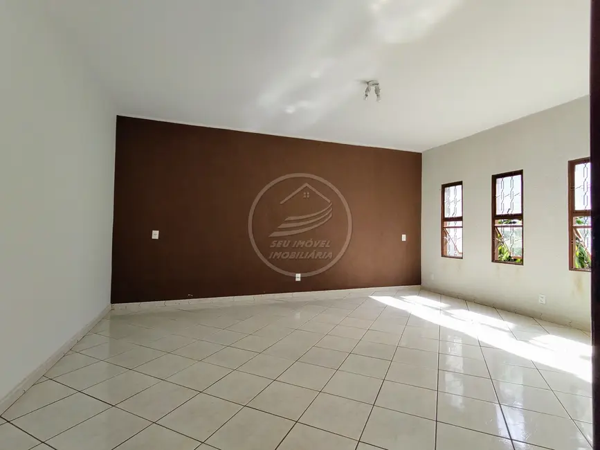 Foto 4 de Casa com 3 quartos à venda, 158m2 em Beija-Flor II, Uberaba - MG