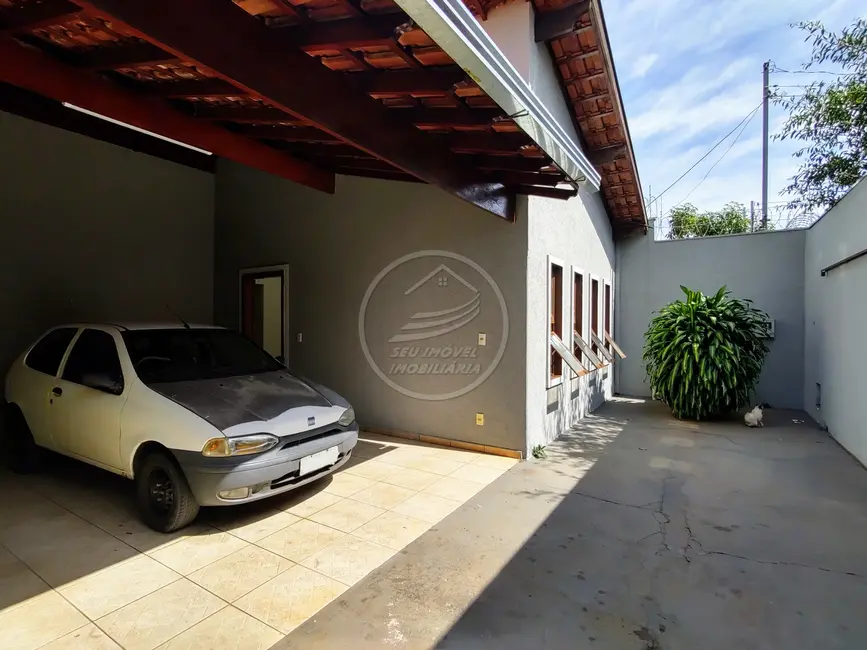 Foto 2 de Casa com 3 quartos à venda, 158m2 em Beija-Flor II, Uberaba - MG